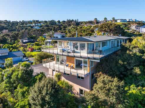 52 Beauvoir Avenue, Matakatia