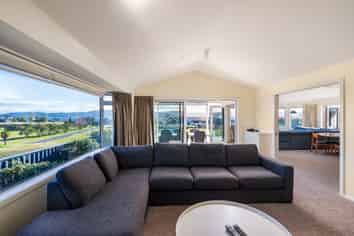 5 Pukenamu Road, Rainbow Point