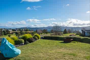 5 Pukenamu Road, Rainbow Point