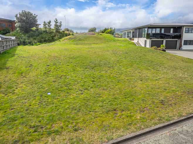 25 Pharazyn Avenue, Waikanae Beach