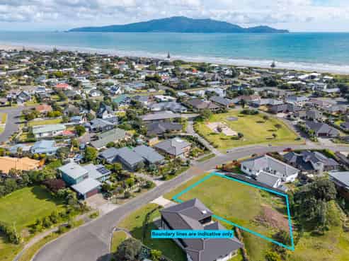 25 Pharazyn Avenue, Waikanae Beach