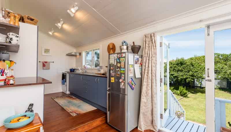 99 Onepu Road, Lyall Bay