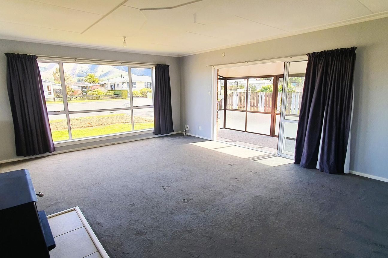 A warm and inviting home in a convenient location - Vista 3