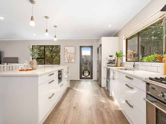 99 Leeward Drive, Whitby