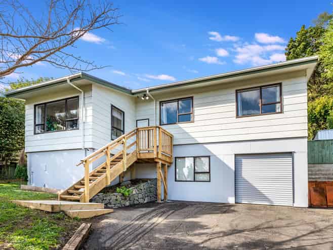99 Leeward Drive, Whitby