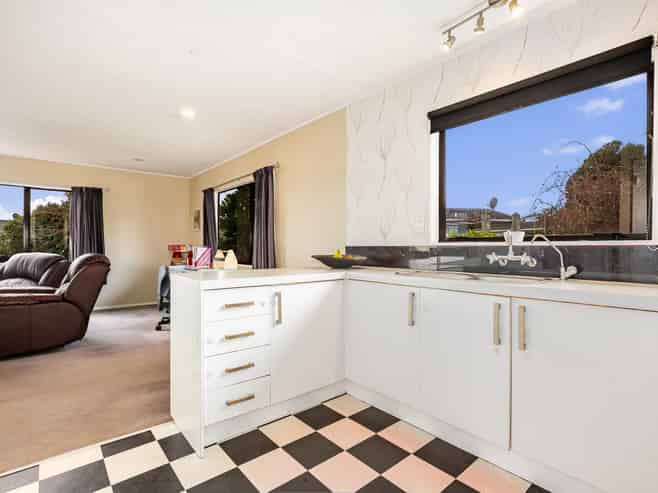 14 Pukeko Street, Paraparaumu