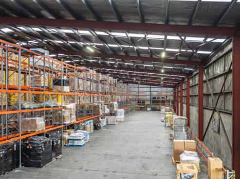Large Scale Industrial With Vacant Possession 