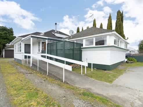 76 Cambridge Street, Levin