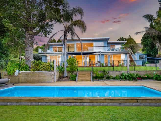 18 Kopiko Road, Titirangi