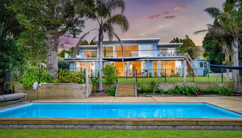 18 Kopiko Road, Titirangi