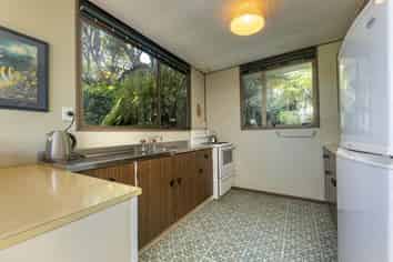 1 Pendrell Road, Piha