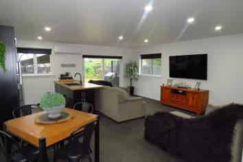 8 Romilly Street, Westport