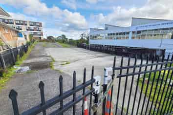 AVONDALE CAR YARD
