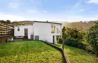 1A Woodstock Terrace, Tawa