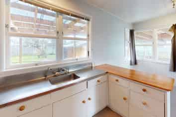 22 Ellesmere Crescent, Highbury