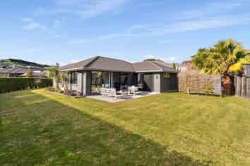 39 Ballintoy Park Drive, Welcome Bay