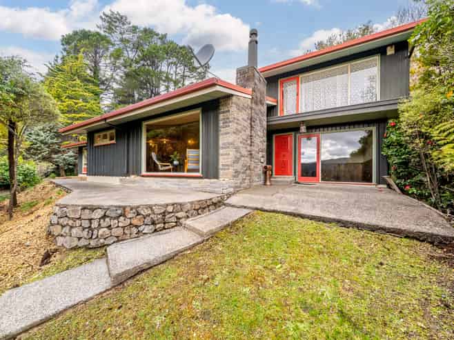 99 Pinehaven Road, Pinehaven