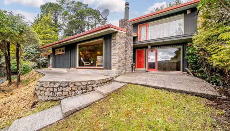 99 Pinehaven Road, Pinehaven