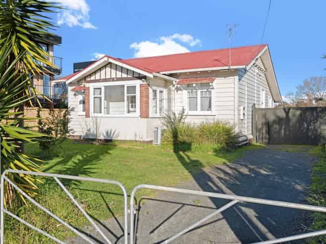 8 Princes Street, Pukekohe