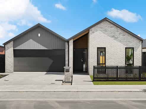 7 Gaylard Avenue, Greenhill Park