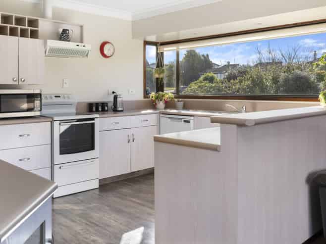 3 Bracken Row, Rangatira Park