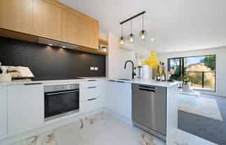 11 Sarona Avenue, Glen Eden