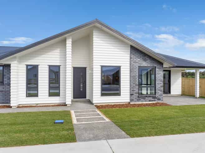 177 Karuhiruhi Street, Waikanae