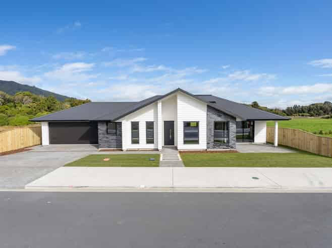177 Karuhiruhi Street, Waikanae
