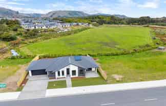 177 Karuhiruhi Street, Waikanae