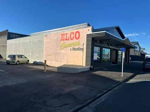 Stand-alone commercial premise