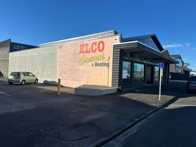 Stand-alone commercial premise
