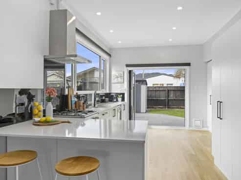 10 Byron Street, Petone