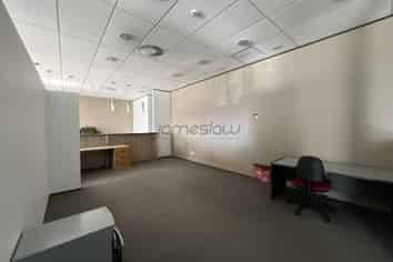 Prime 390m² High-Profile Office  