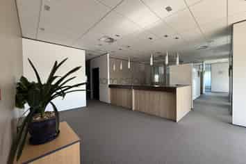 Prime 390m² High-Profile Office  