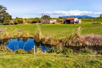 86 Manganui Road Sections, Stratford