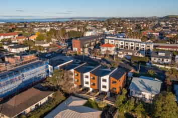 20/163-165 Lake Road, Belmont