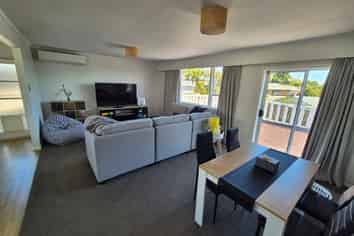 5 Oswald Crescent, Paparangi