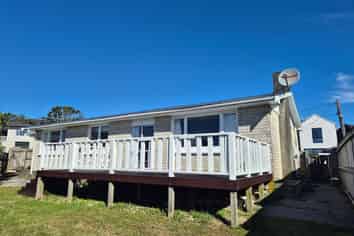 5 Oswald Crescent, Paparangi