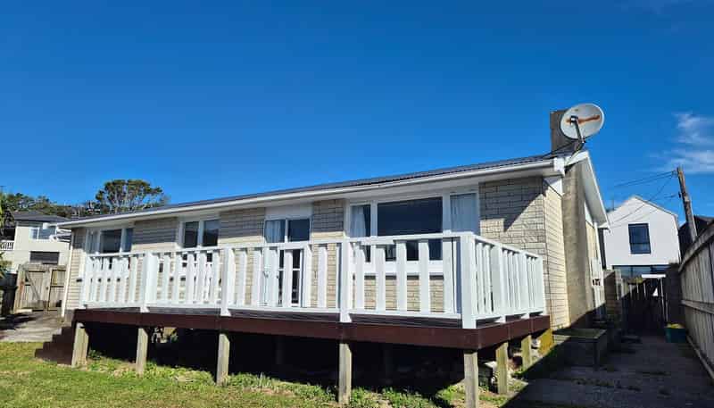 5 Oswald Crescent, Paparangi
