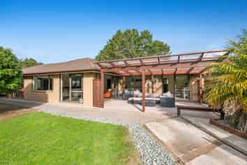 42 Manuka Grove, Helensville