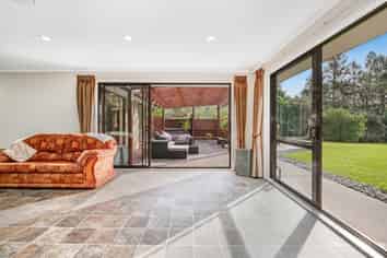 42 Manuka Grove, Helensville