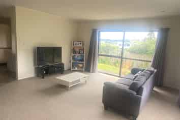 2/42 Frank Evans Place, Henderson