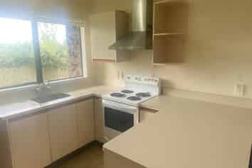 2/42 Frank Evans Place, Henderson
