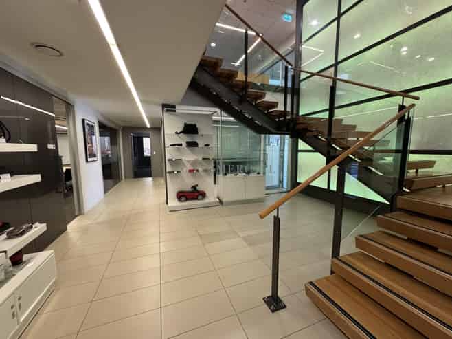 1,941sqm 50/50 Office/Warehouse | Massive Profile