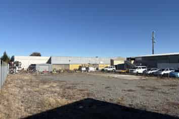 For Lease – Secured 800m² Yard | Omahu Road