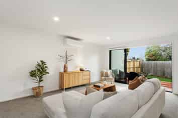 2/133 Blighs Road, Strowan