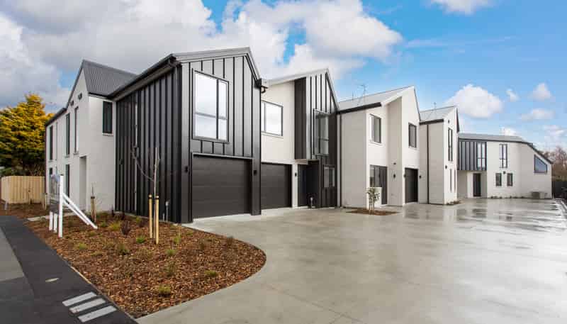 2/133 Blighs Road, Strowan