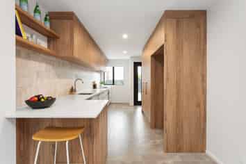 2/133 Blighs Road, Strowan