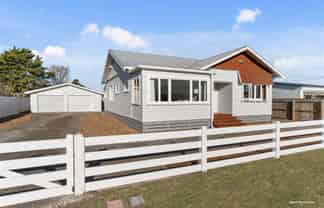 135 Lincoln Road, Carterton