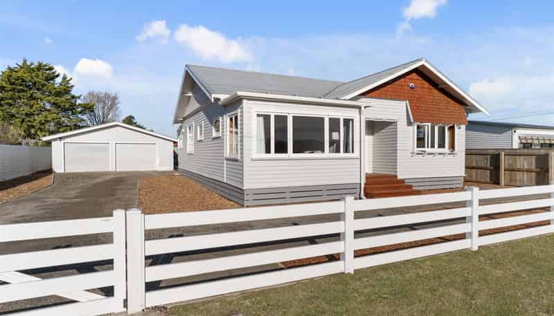 135 Lincoln Road, Carterton